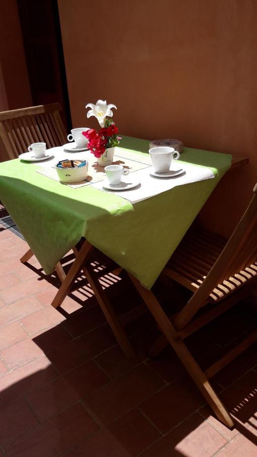 Bed and Breakfast Oasi Ottocento Quartu SantʼElena Esterno foto