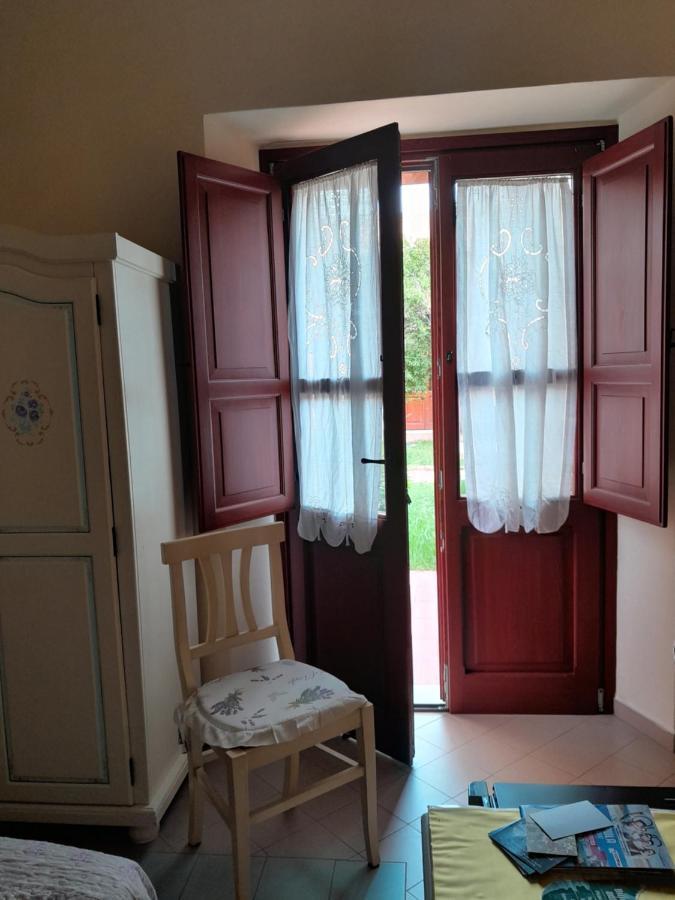 Bed and Breakfast Oasi Ottocento Quartu SantʼElena Esterno foto