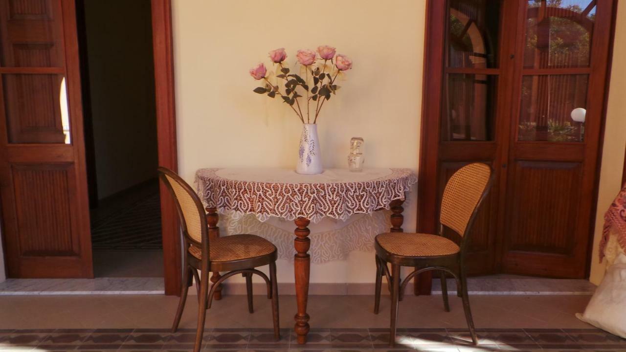 Bed and Breakfast Oasi Ottocento Quartu SantʼElena Esterno foto