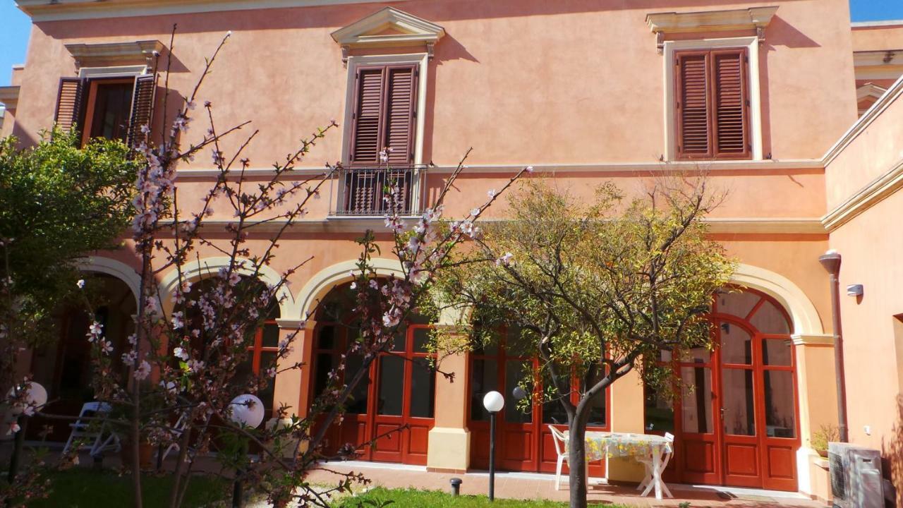 Bed and Breakfast Oasi Ottocento Quartu SantʼElena Esterno foto